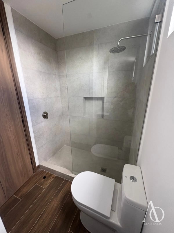 Apartamento en Alquiler Edificio Vila Quince, zona 15 VH2 N6-N7 / EN DIRECTO 04 - 8