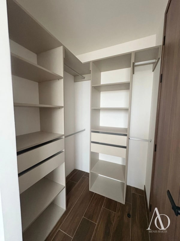 Apartamento en Alquiler Edificio Vila Quince, zona 15 VH2 N6-N7 / EN DIRECTO 04 - 6
