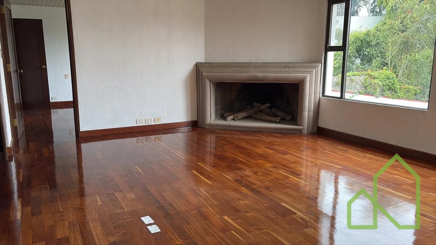 Amplia Residencia en Venta/Alquiler en Montebello 2 - 8