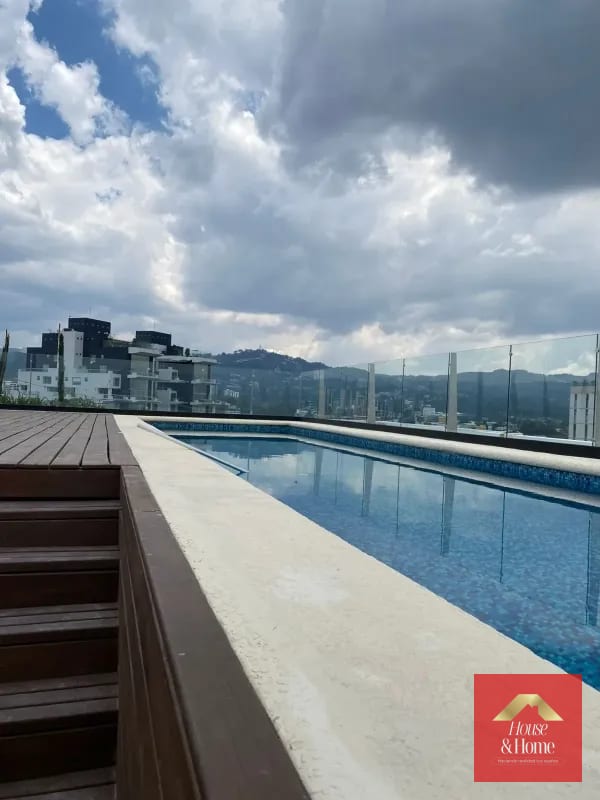 Apartamento amueblado en venta zona 10  (copia) — Apartamento en Venta en Casalini Diagonal 6, Zona 10, Guatemala, Ciudad — foto 2 de 17