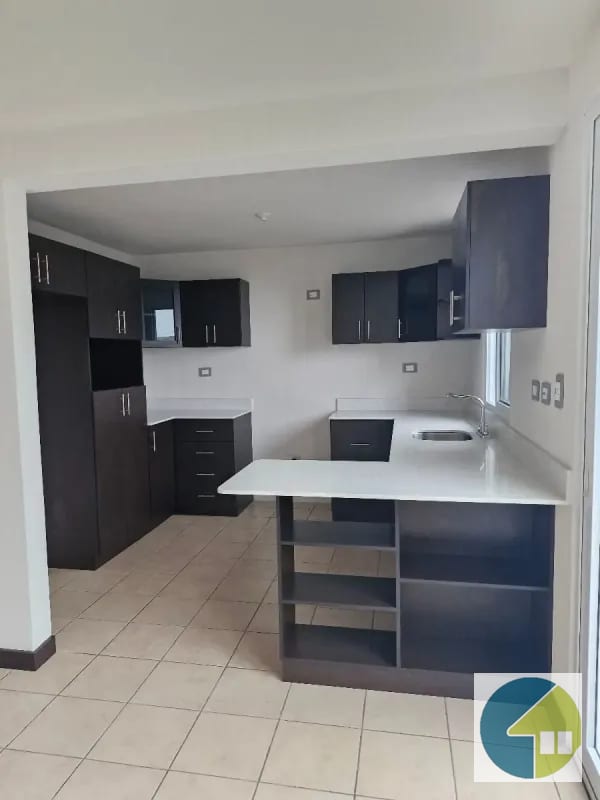 Casas para Estrenar en Altos de Village II — Casa en Venta en Carretera a El Salvador, Guatemala, Ciudad — foto 14 de 14
