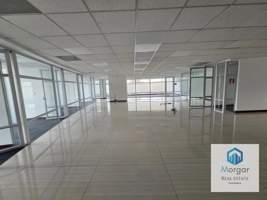 Oficina en Alquiler en Zona 10 de 535 Mts en $9,100 - 13