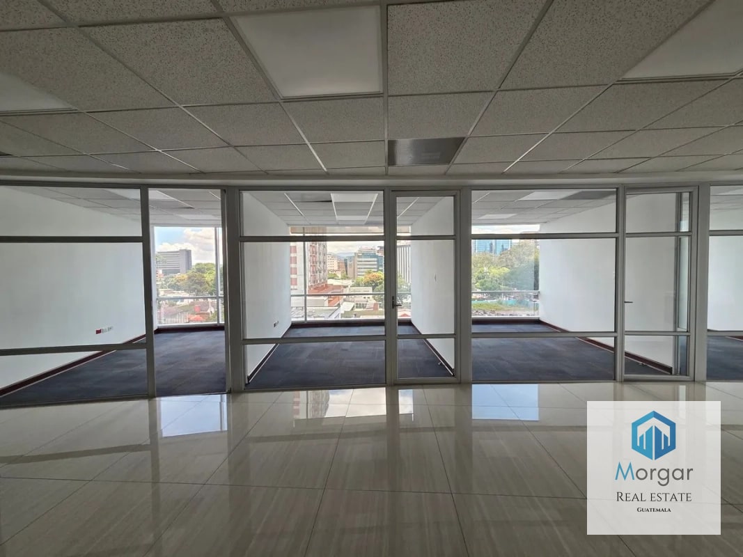 Oficina en Alquiler en Zona 10 de 535 Mts en $9,100 - 12