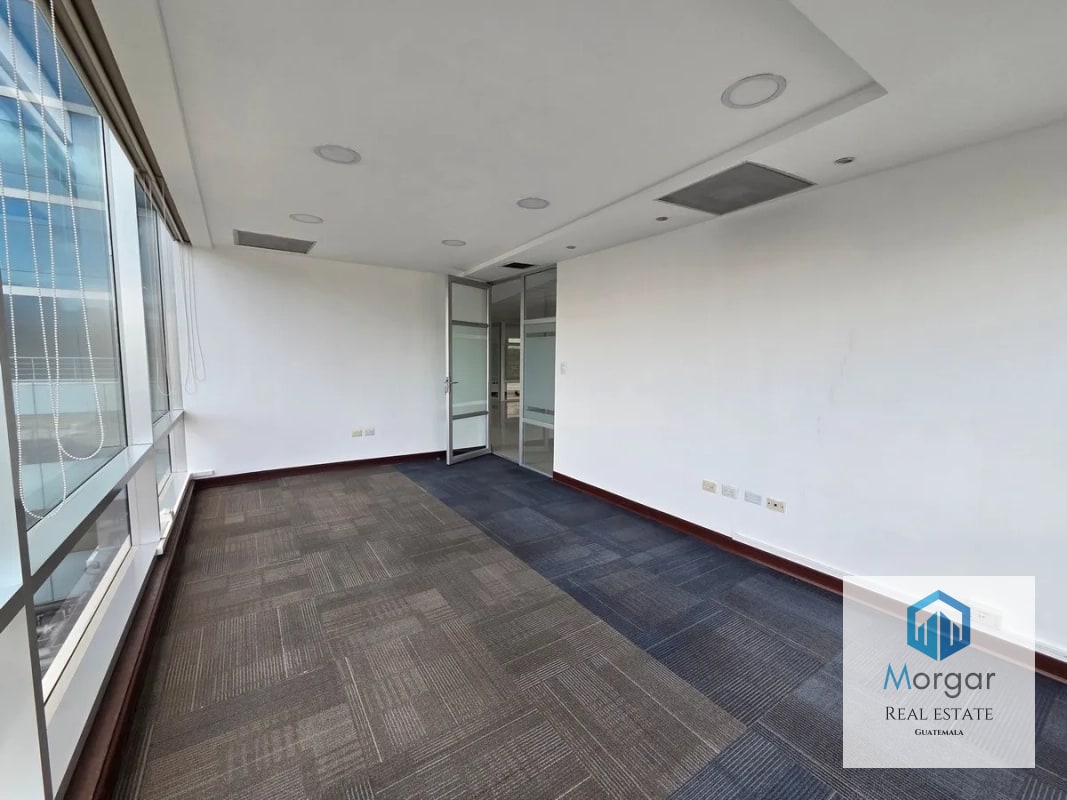 Oficina en Alquiler en Zona 10 de 535 Mts en $9,100 - 10