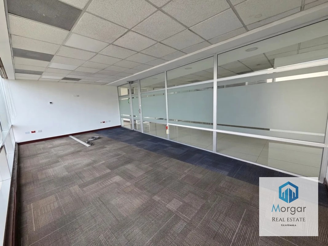 Oficina en Alquiler en Zona 10 de 535 Mts en $9,100 - 8