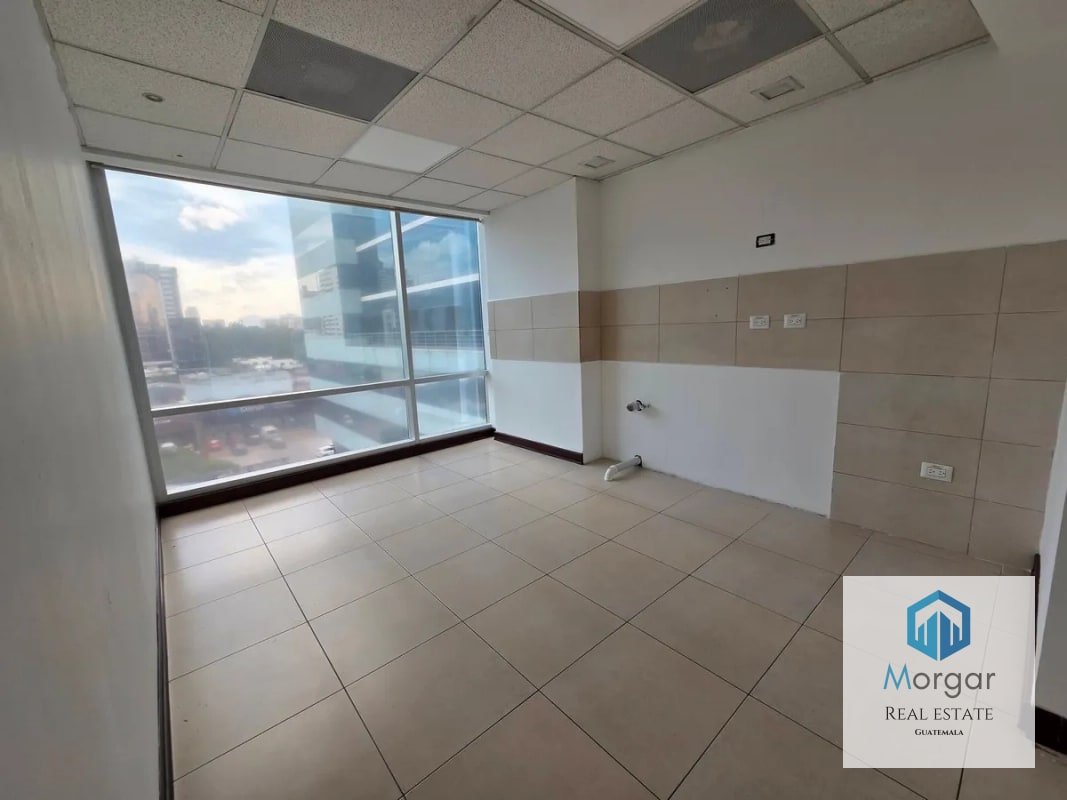 Oficina en Alquiler en Zona 10 de 535 Mts en $9,100 - 7