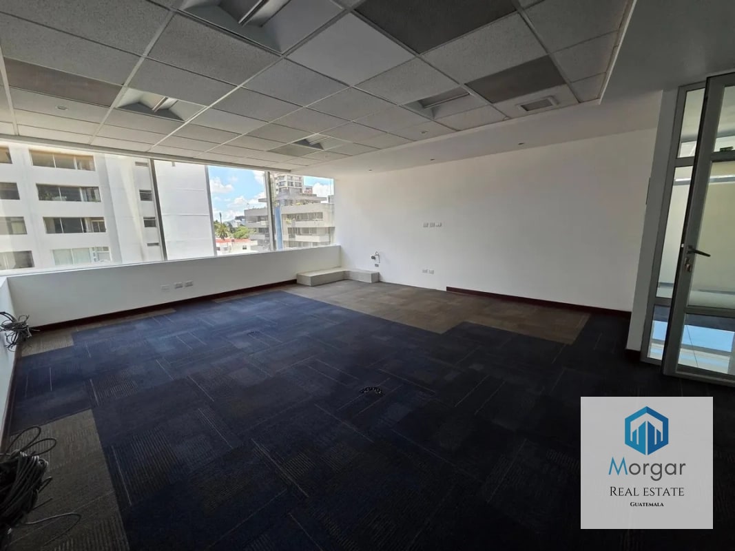 Oficina en Alquiler en Zona 10 de 535 Mts en $9,100 - 5