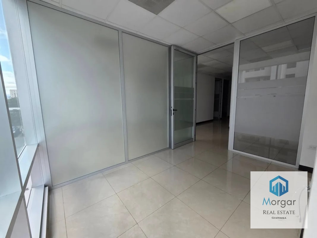 Oficina en Alquiler en Zona 10 de 2,082 Mts en $35,414.80 - 12