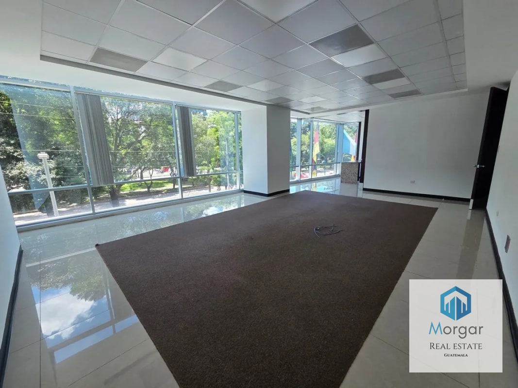 Oficina en Alquiler en Zona 10 de 2,082 Mts en $35,414.80 - 4