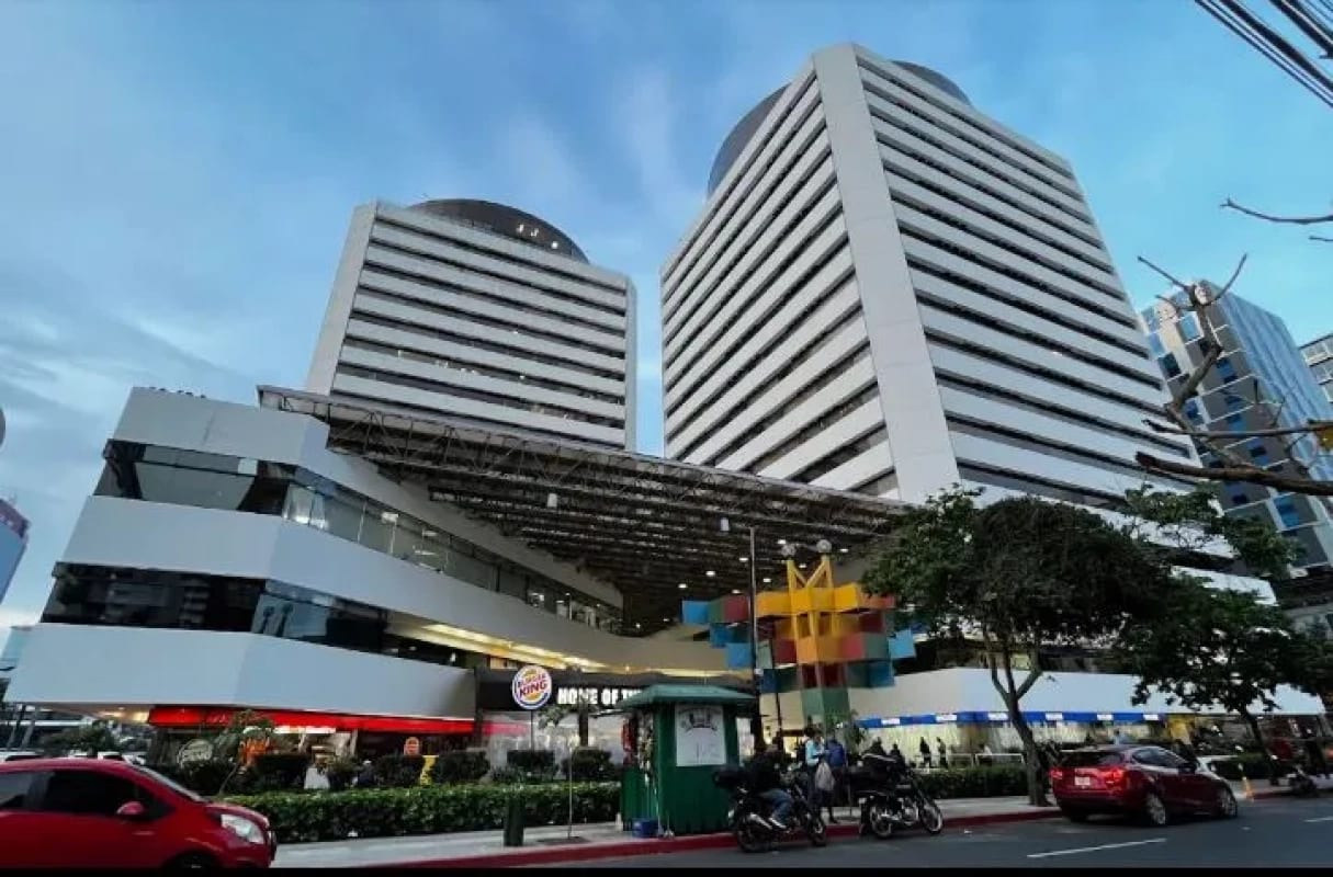 Oficinas Geminis 10 — Oficina en Alquiler en Géminis 10, Zona 10, Guatemala, Ciudad — foto 1 de 7