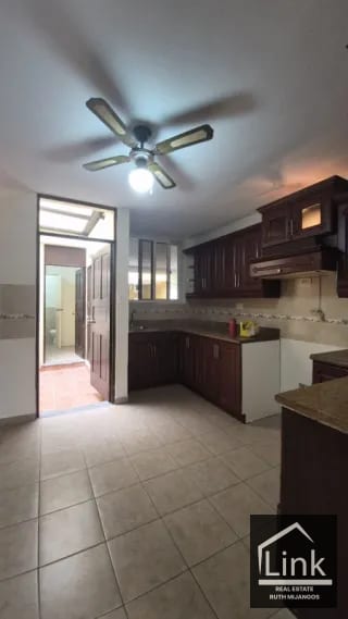 Casa en Venta zona 7 MIXCO ALTOS DEL ENCINAL II — Casa en Venta en Zona 7 Mixco, Guatemala, Ciudad — miniatura 2 de 10