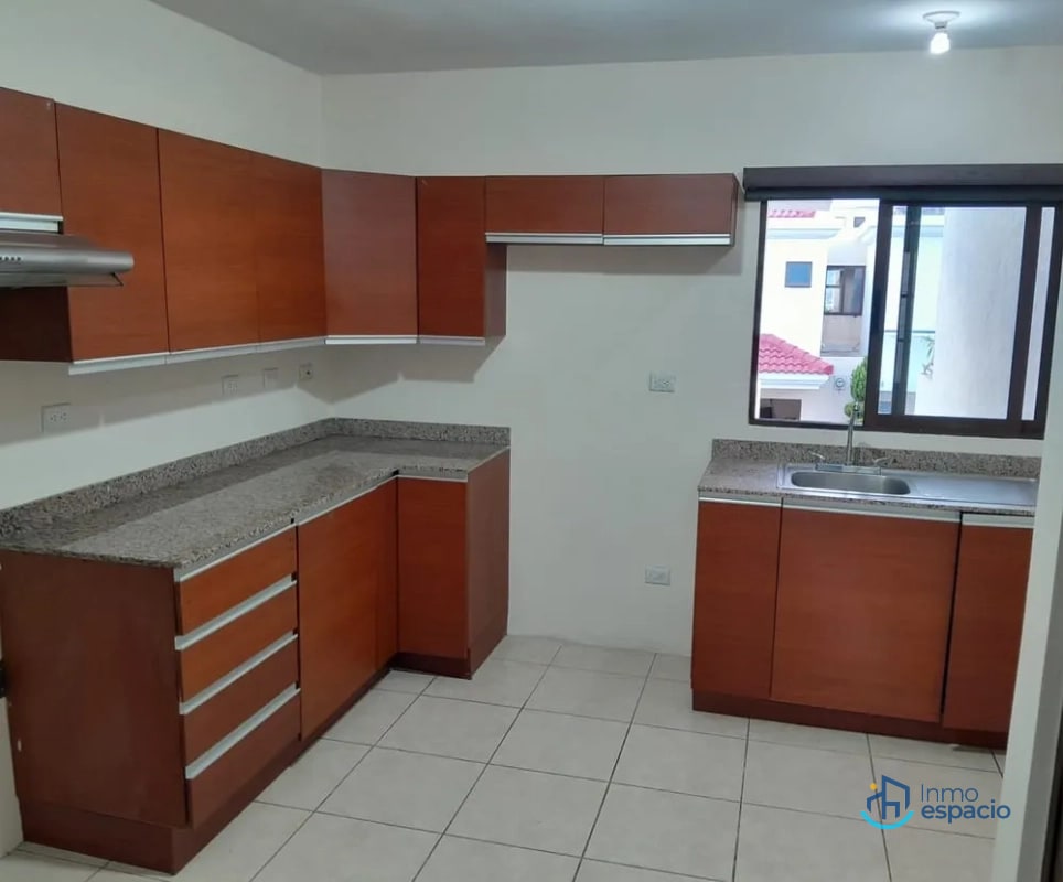 Casa en Venta- Zona 4 de Mixco, Vistas del Naranjo 1 - 10