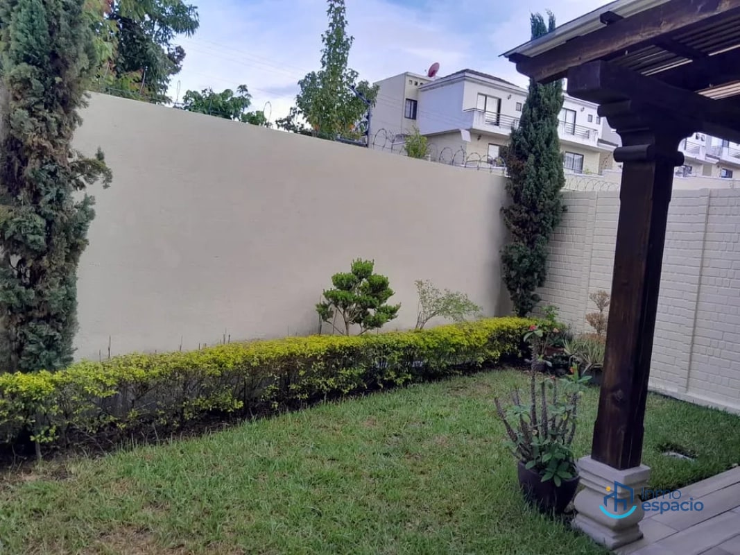 Casa en Venta- Zona 4 de Mixco, Vistas del Naranjo 1 - 5