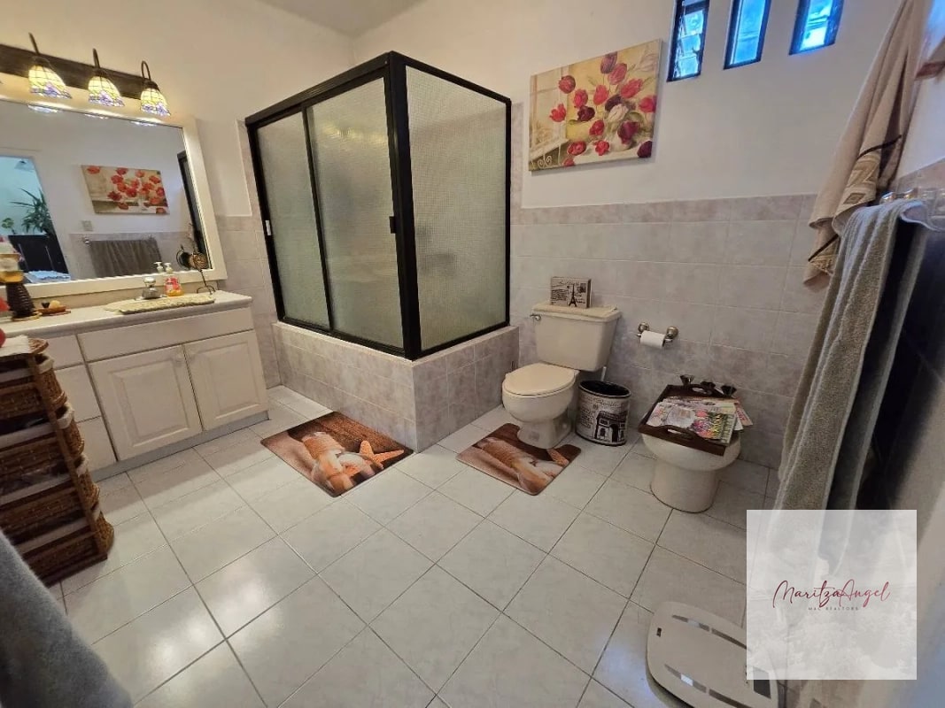 VENTA DE CASA EN ZONA 10 - 4