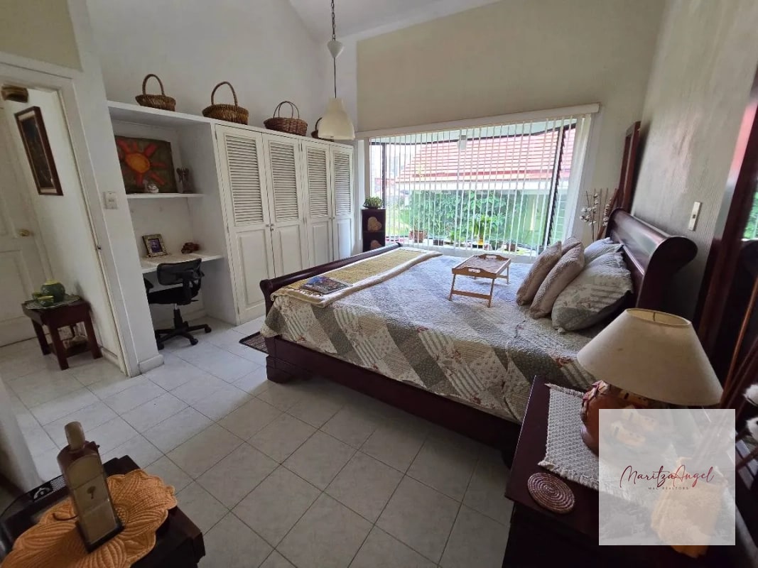 VENTA DE CASA EN ZONA 10 - 3