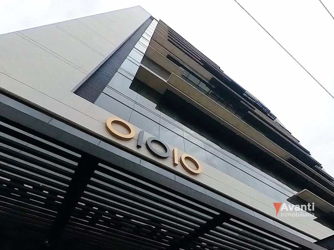 VENTA OFICINA ZONA 10, PARA ESTRENAR - 1