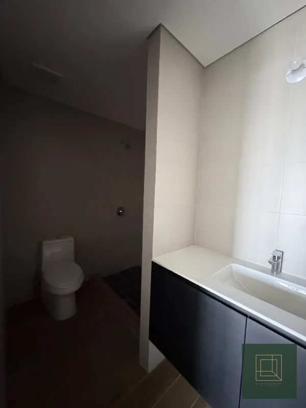 Apartamento en renta en edificio Séptimo zona 4 - 4