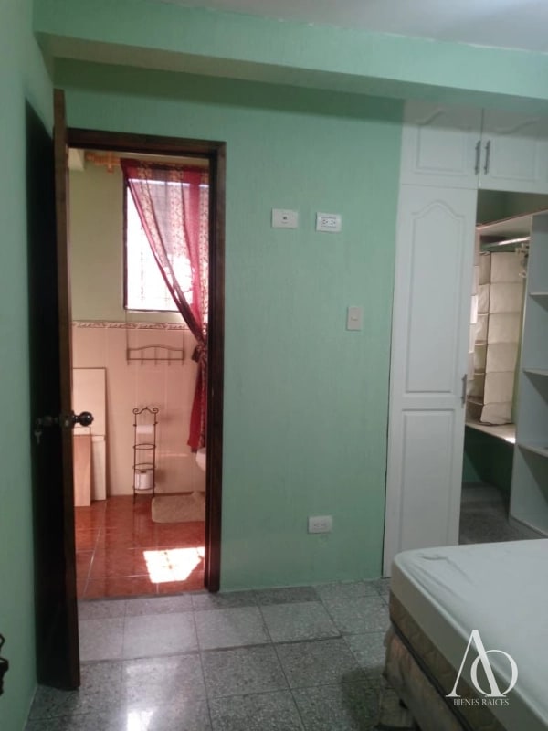 Casa en Venta en Pinares de San Cristóbal, zona 8 de Mixco / EN DIRECTO - 12