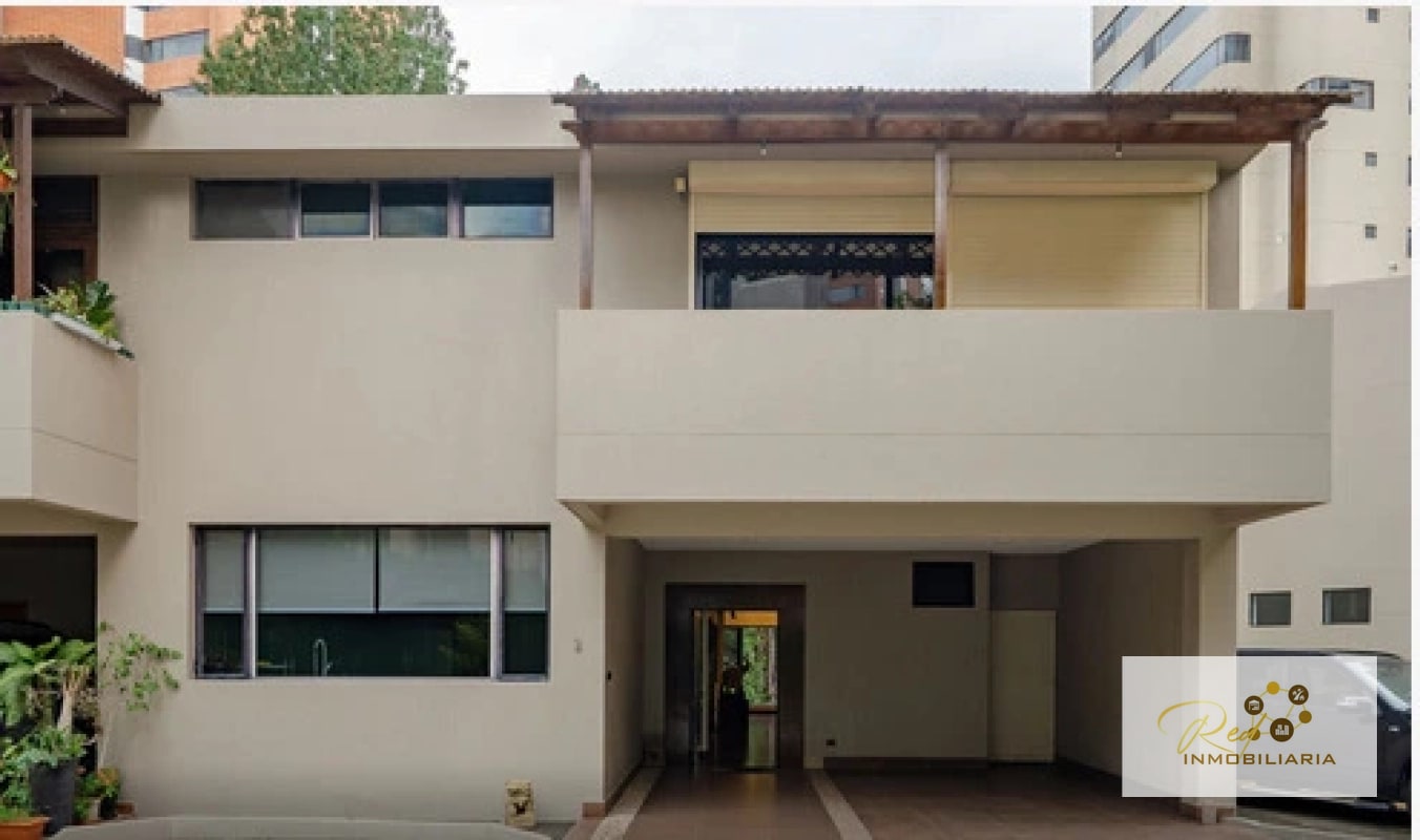 VENTA DE CASA PREMIERE CLUB ZONA 14 - 3
