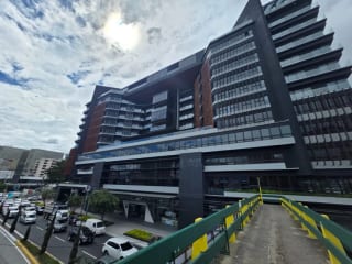 RENTO OFICINA/CLINICA ZONA 4 Ubicación estratégica — Oficina en Alquiler en Zona 4, Guatemala, Ciudad — miniatura 2 de 13