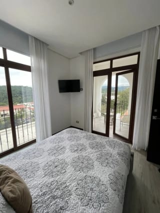 Apto amoblado en renta en LIRIOS DE CAYALÁ zona 16 — Apartamento en Alquiler en Lirios de Cayalá II, Zona 16, Guatemala, Ciudad — miniatura 3 de 10