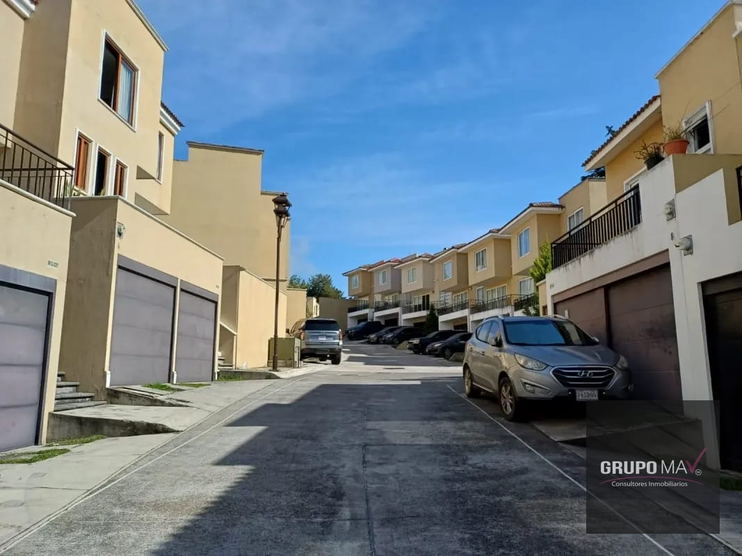 Casa Condominio Cumbres de la Arboleda Km 21.5 CAES — Casa en Venta en Cumbres de La Arboleda, Carretera a El Salvador, Guatemala, Ciudad — foto 1 de 12