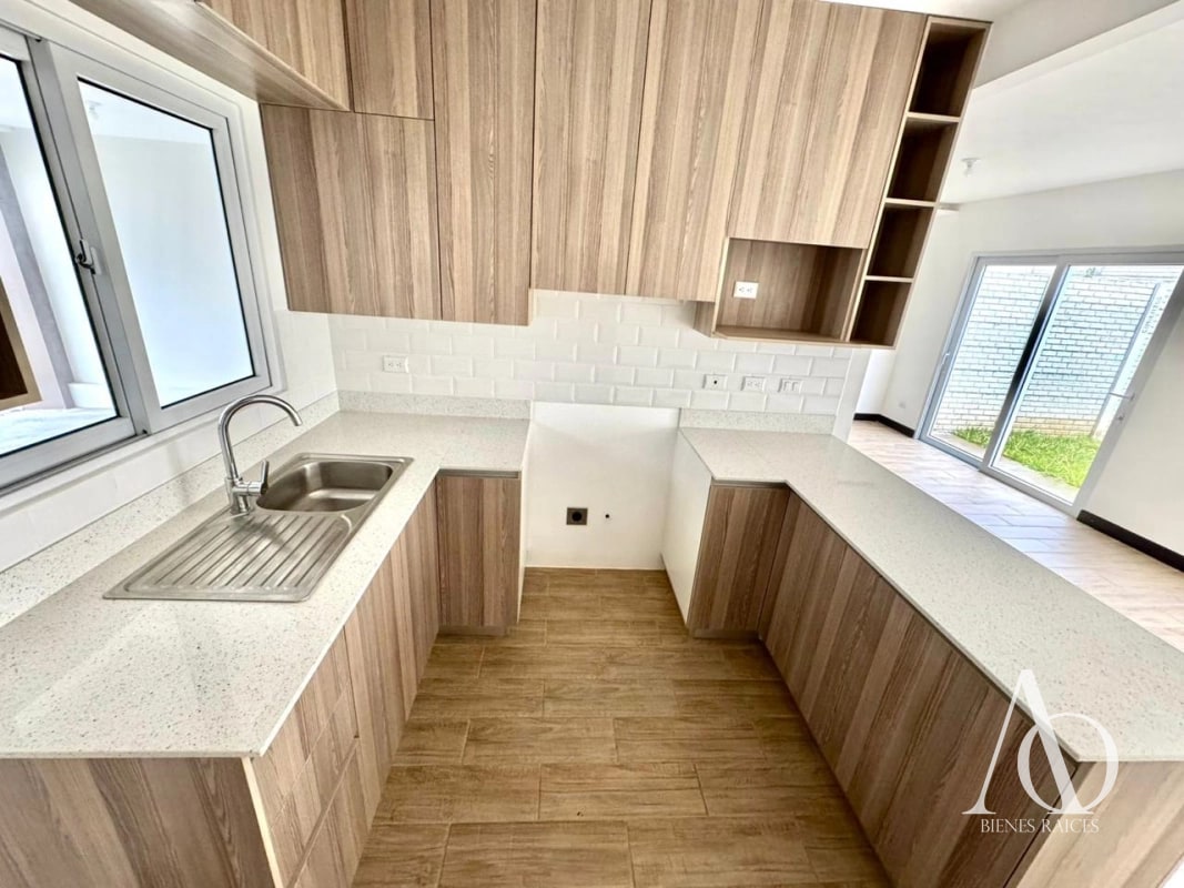 Casa en Venta en Bosques de Santa Elena, Km. 26 CES / EN DIRECTO - 4