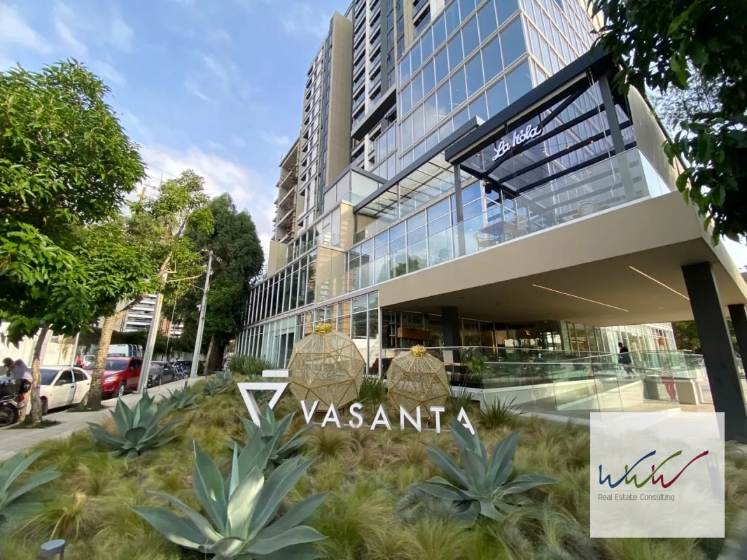 Oficina en Venta en Edificio Vasanta zona 10 - 1