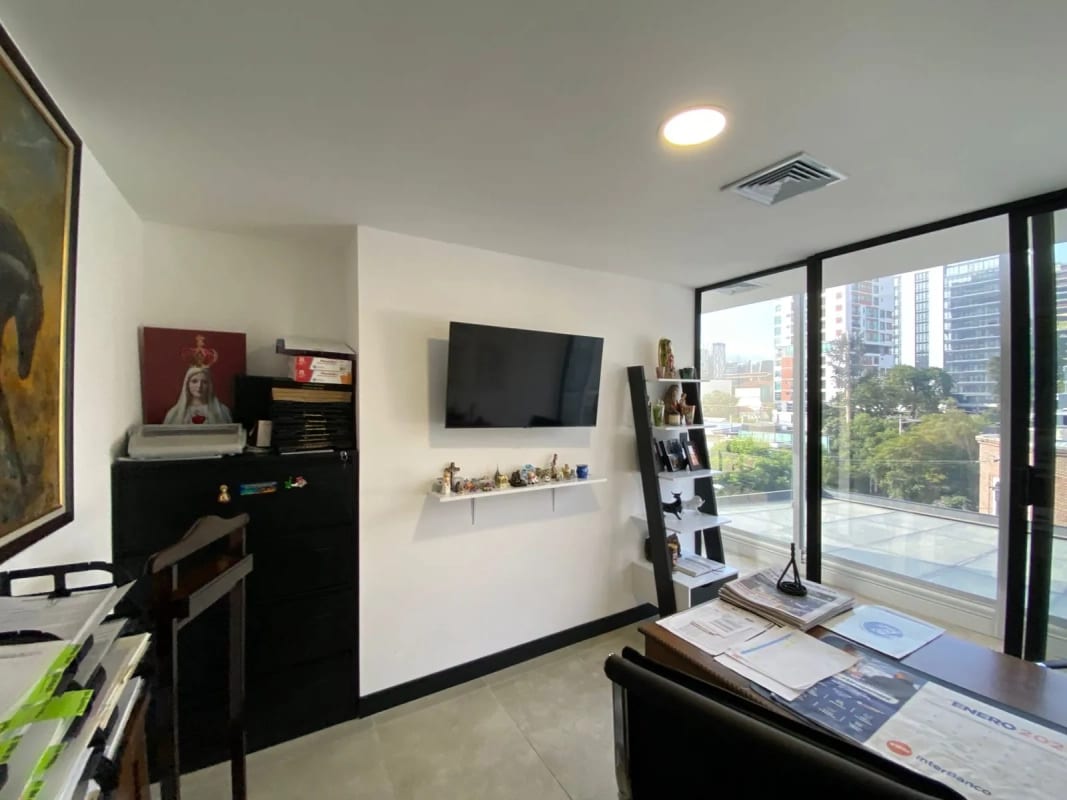 Oficina en Venta en Edificio Vasanta zona 10 — Oficina en Venta en Zona 10, Guatemala, Ciudad — foto 8 de 13
