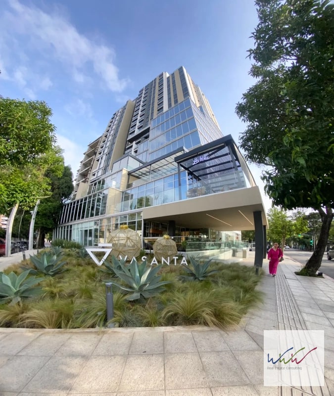 Oficina en Venta en Edificio Vasanta zona 10 - 2