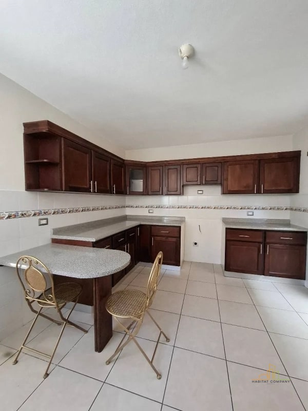 Casa en venta en Carretera a El Salvador Km 16-20 Fraijanes- Dentro de Condominio, con jardín - 2