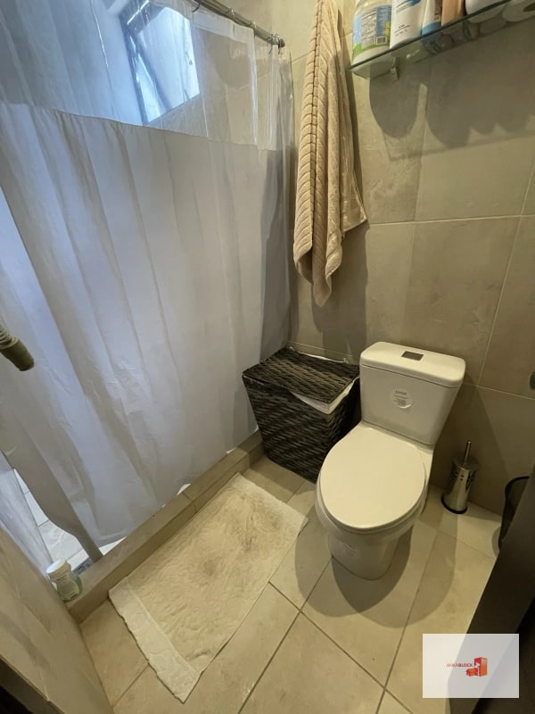 Apartamento amplio 1 dormitorio con sala fam y estudio incorporados - zona 16 Kanajuyu - 3