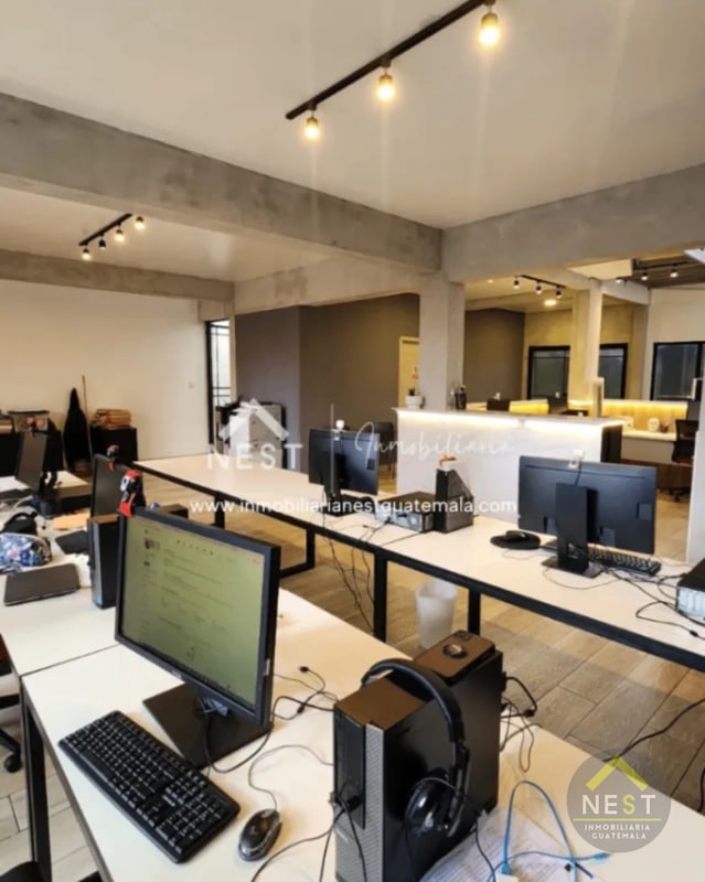 Casa comercial en Renta | zona 10 - 11
