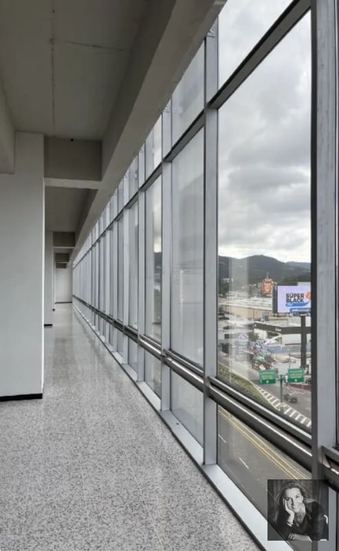 Exclusivo Edificio en Renta zona 10 - 5