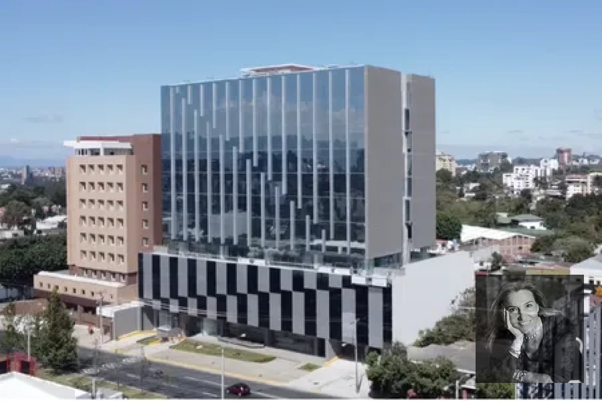 Exclusivo Edificio en Renta zona 10 - 17