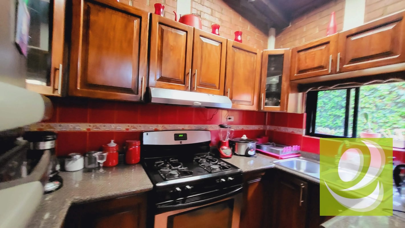 CASA EN VENTA EN ZONA 2 DE MIXCO COL. ALVARADO - 4