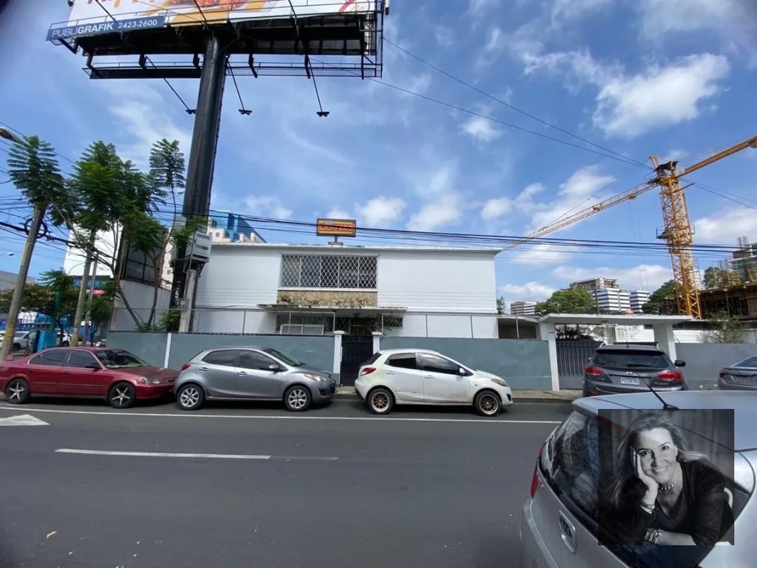 Casa en Renta – Zona 10, Bulevar Los Próceres - 2