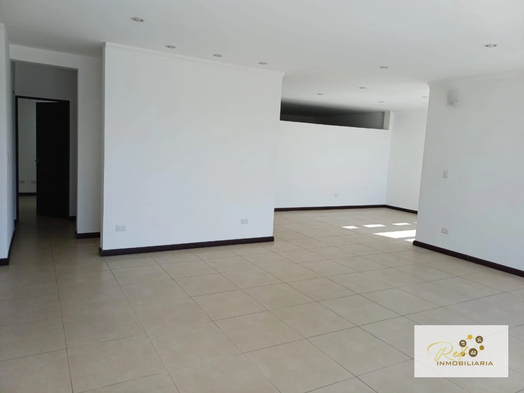 RENTA, AMPLIA CASA DE TRES NIVELES, CAES, CONDOMINIO Km.9 - 10