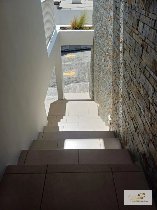 RENTA, AMPLIA CASA DE TRES NIVELES,  CAES, CONDOMINIO Km.9 - 4