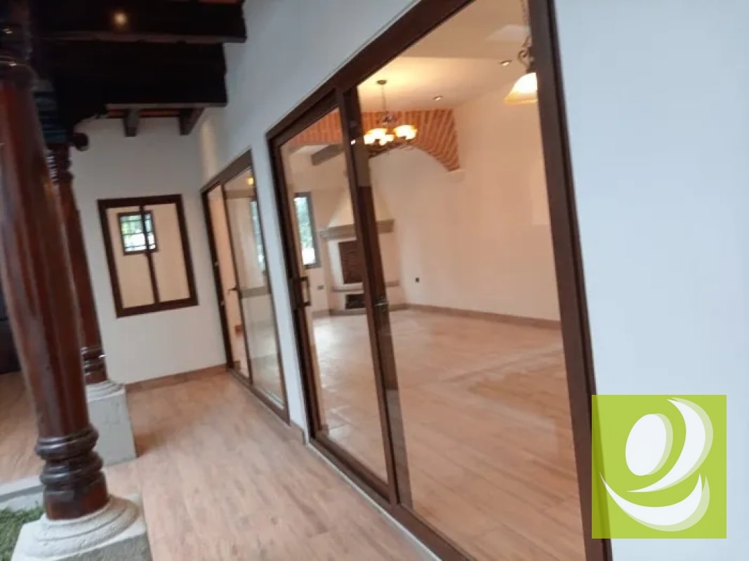 Casa Estilo Colonial en Venta Antigua Gardens - 5
