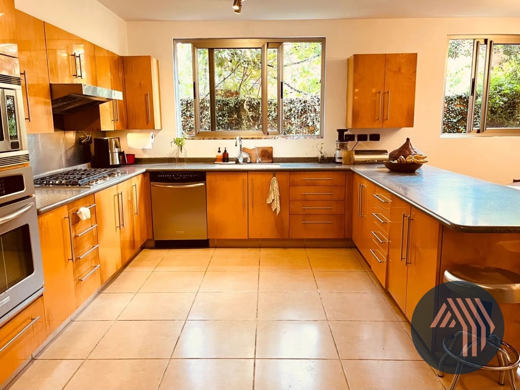 VENTA DE HERMOSA CASA - LAS LOMAS, KM 16.5 CES - 8