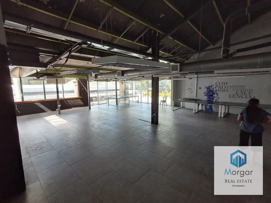 Local en alquiler zona 10, 3 niveles - 11