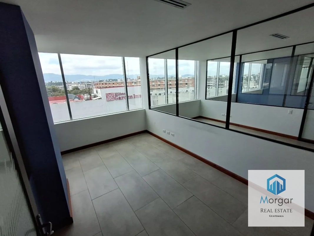 Oficina en renta en zona 9 de 500mt2 - 11