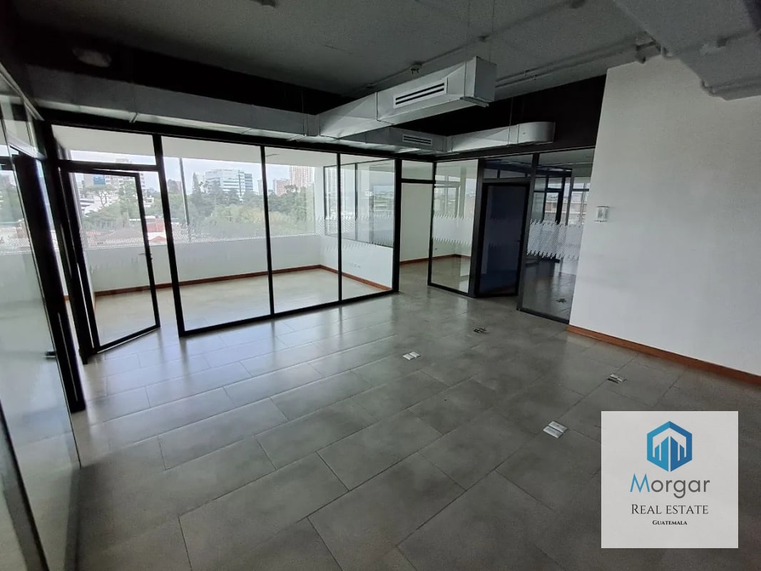 Oficina en renta en zona 9 de 500mt2 - 9
