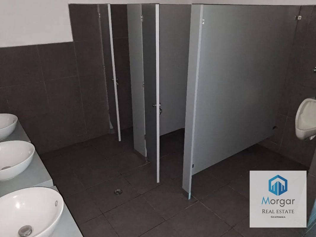 Oficina en renta en zona 9 de 500mt2 - 8