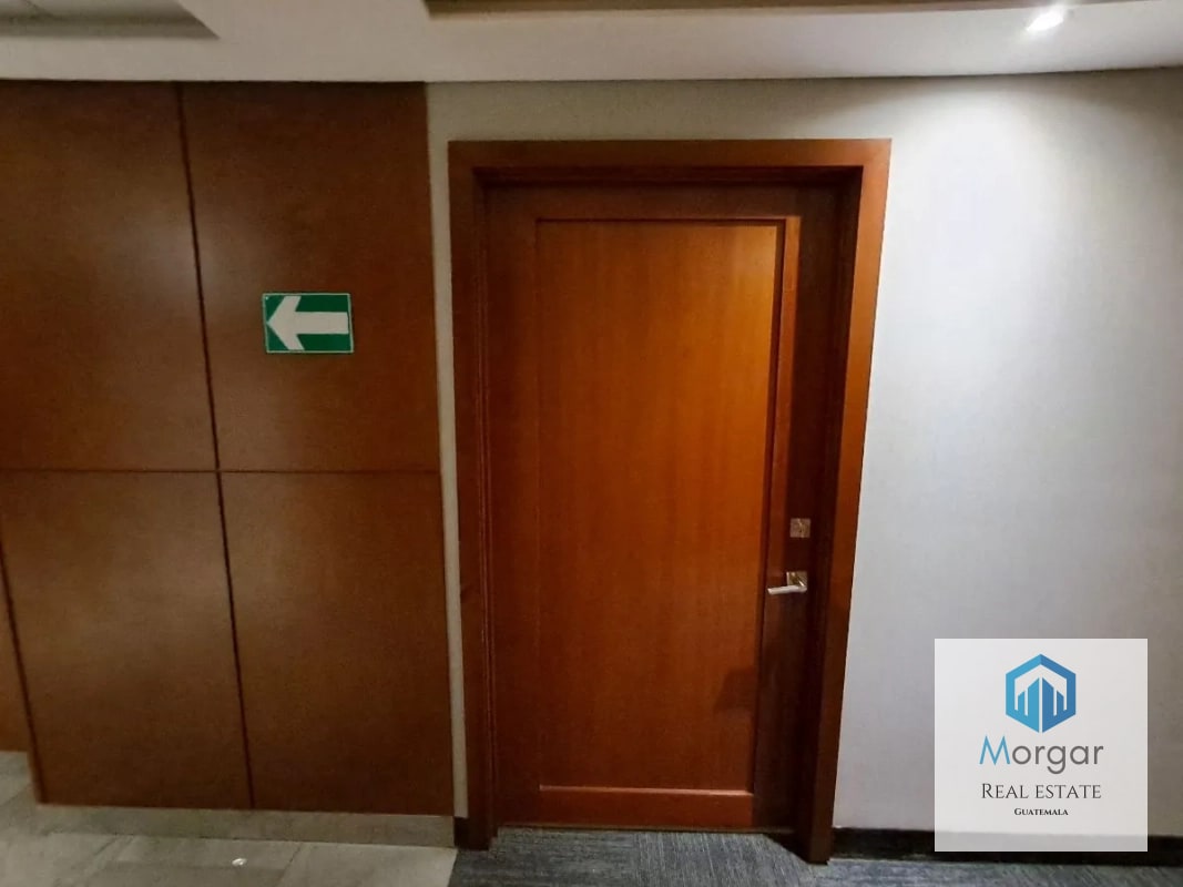 Oficina en renta en zona 9 de 500mt2 - 6