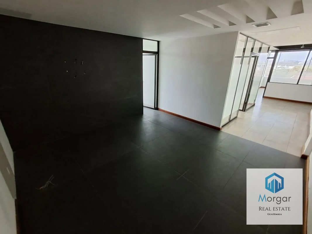 Oficina en renta en zona 9 de 500mt2 - 4