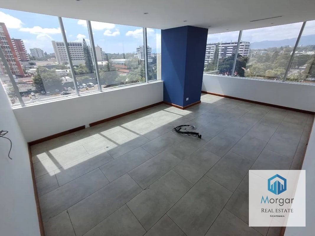 Oficina en renta en zona 9 de 500mt2 - 3