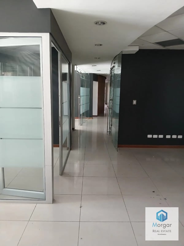 Oficina en alquiler dentro de hotel - 1