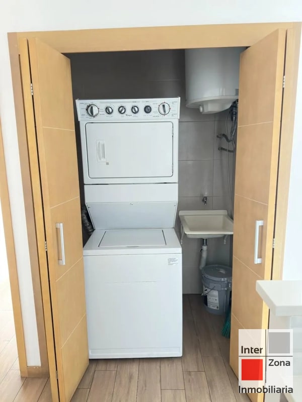 Venta de apartamento de dos habitaciones, Zona 10 - 6